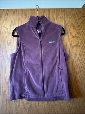 Columbia Plum Fleece Vest in Dusty Purple